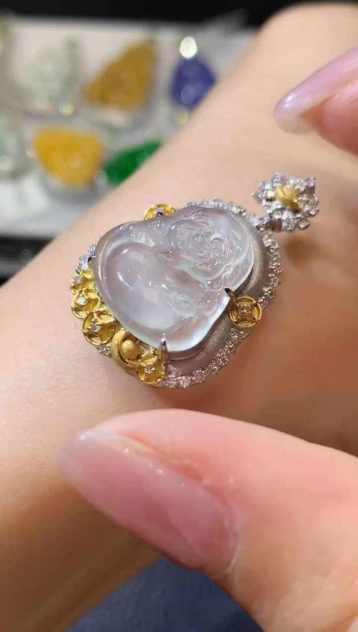 【闪购商品】翡翠吊坠(不含链)18K金镶嵌A46