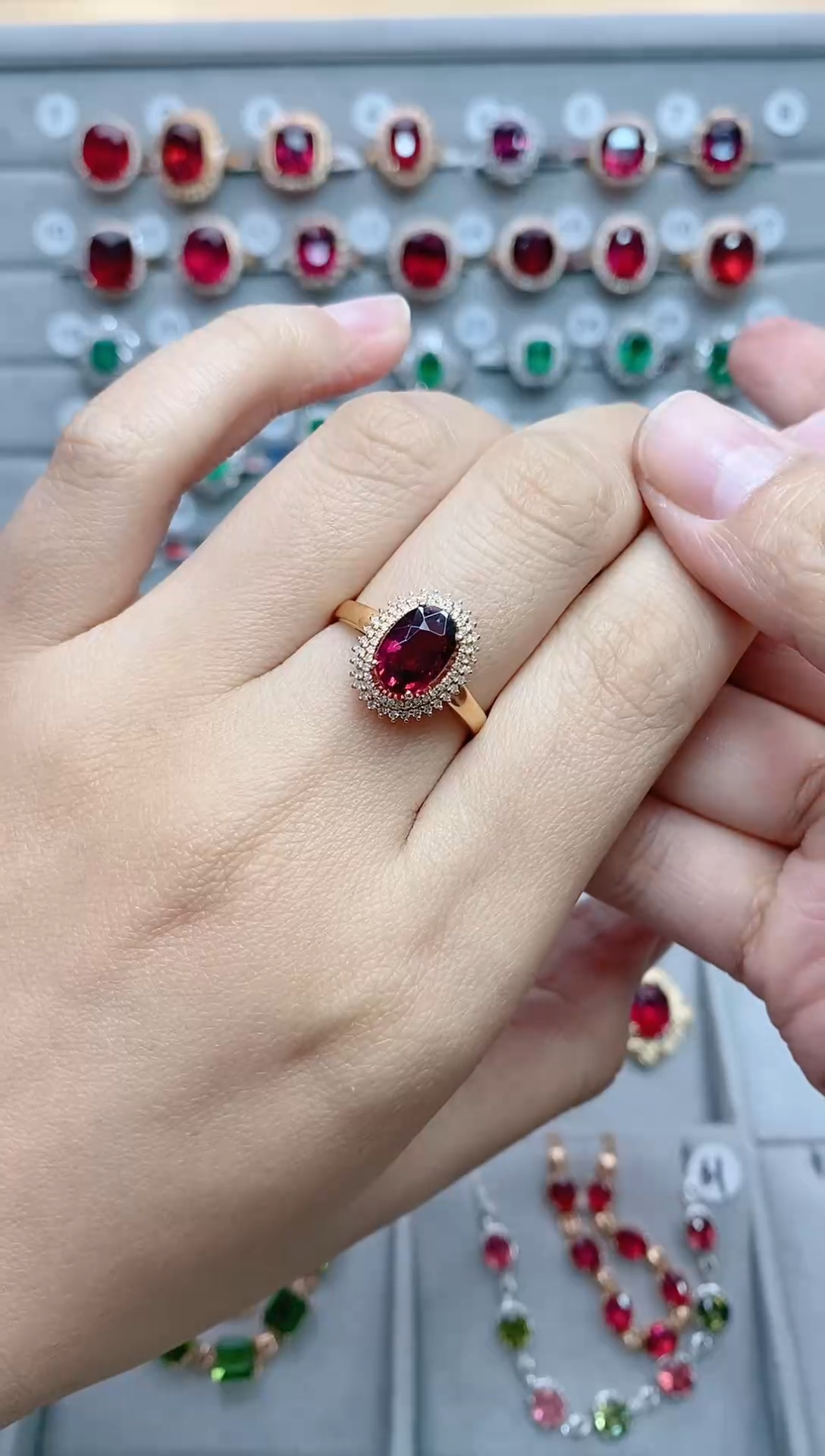 【闪购商品】红色碧玺18K金戒指18K金镶嵌.