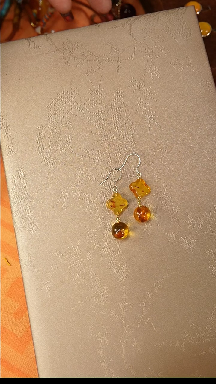 【闪购商品】琥珀耳饰银S925镶嵌耳饰