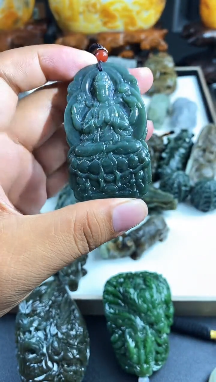 和田玉未镶嵌颈饰1