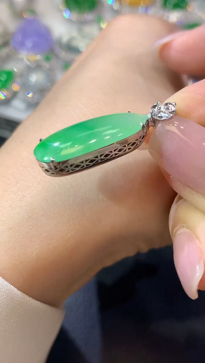 【闪购商品】翡翠18K金镶嵌吊坠(不含链)c21