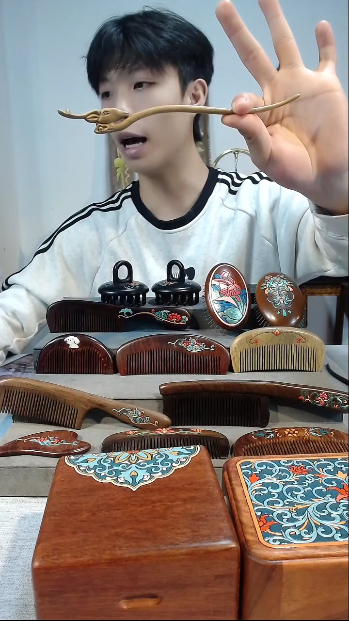 木阿根廷发簪的啊