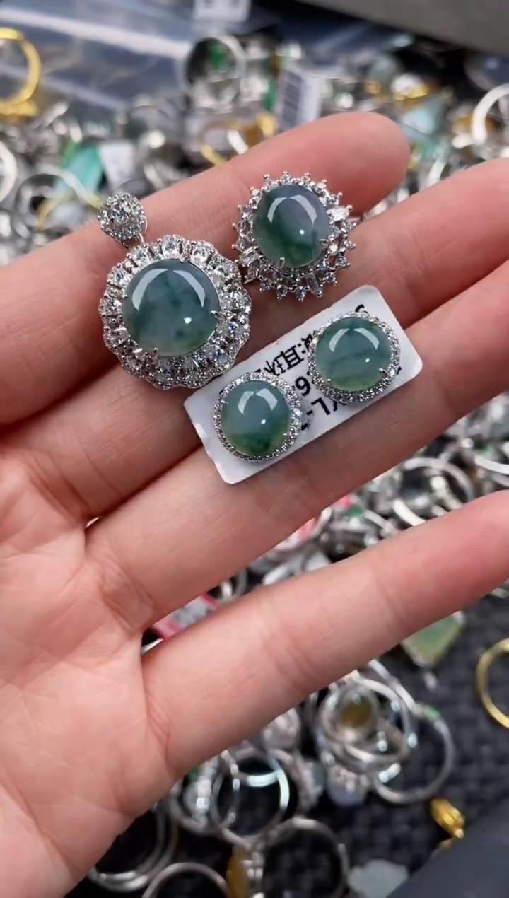 银S925镶嵌戒指翡翠999       9