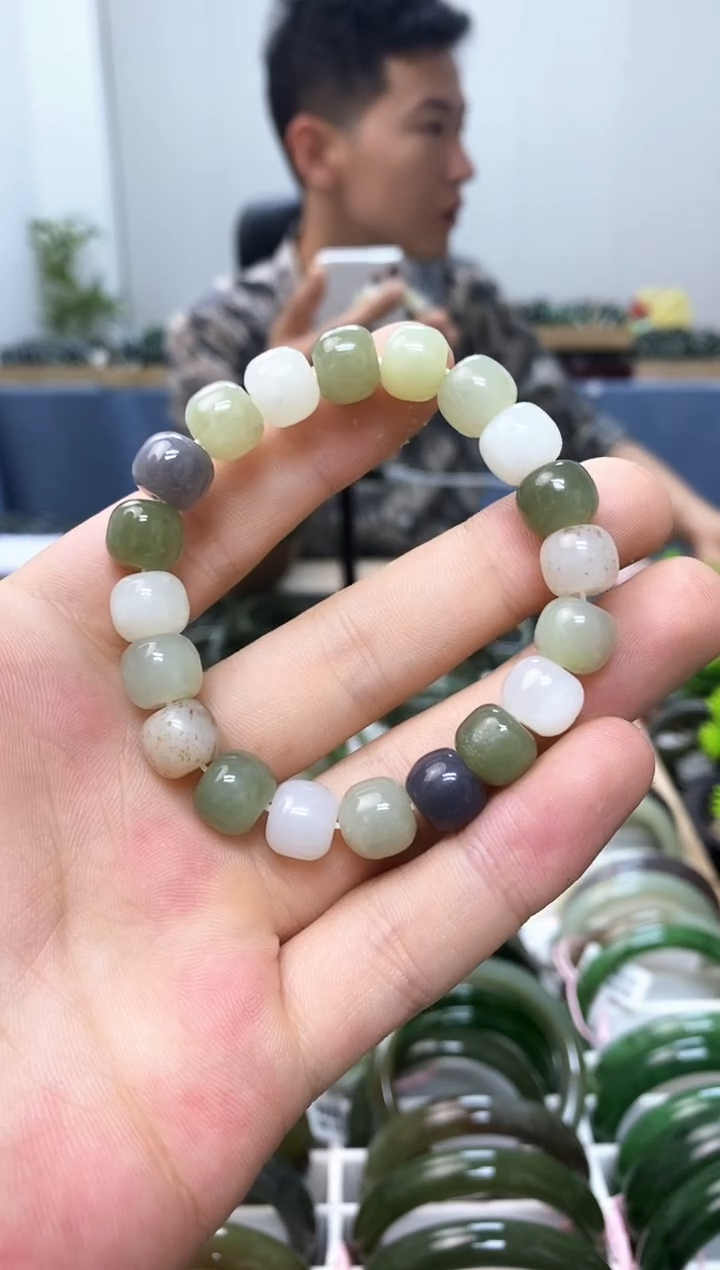 和田玉手镯未镶嵌10mm