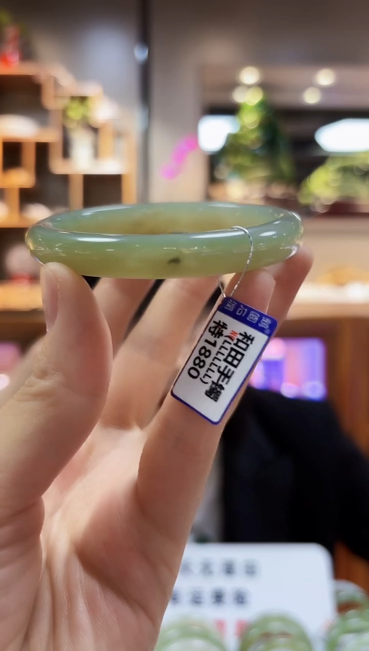 【闪购商品】和田玉57..3未镶嵌手镯