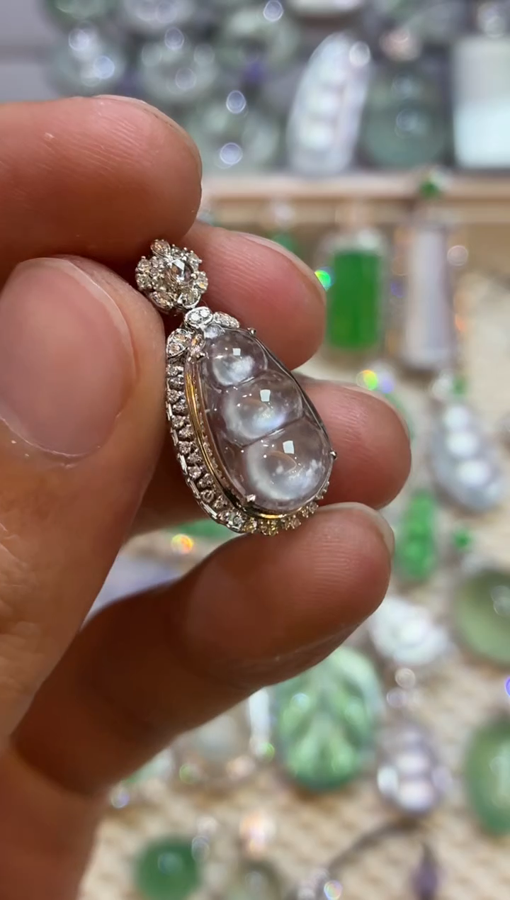 吊坠(不含链)18K金镶嵌翡翠豆子