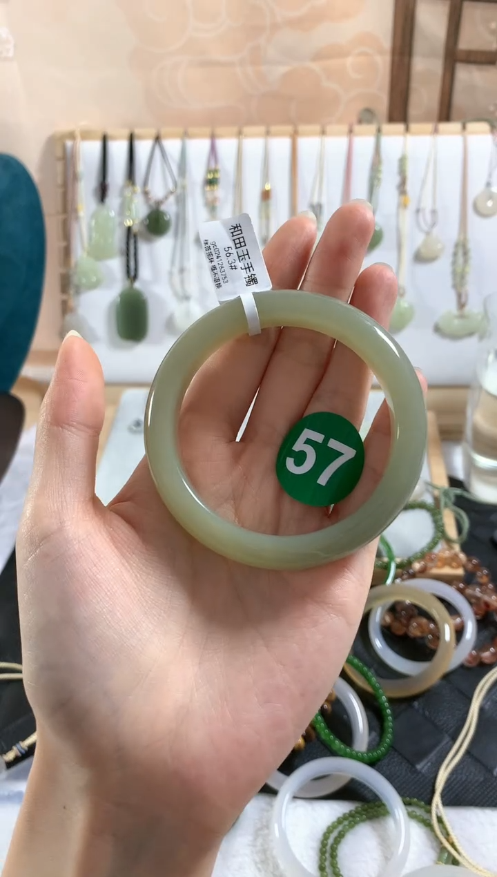 和田玉手镯未镶嵌e*h手镯4