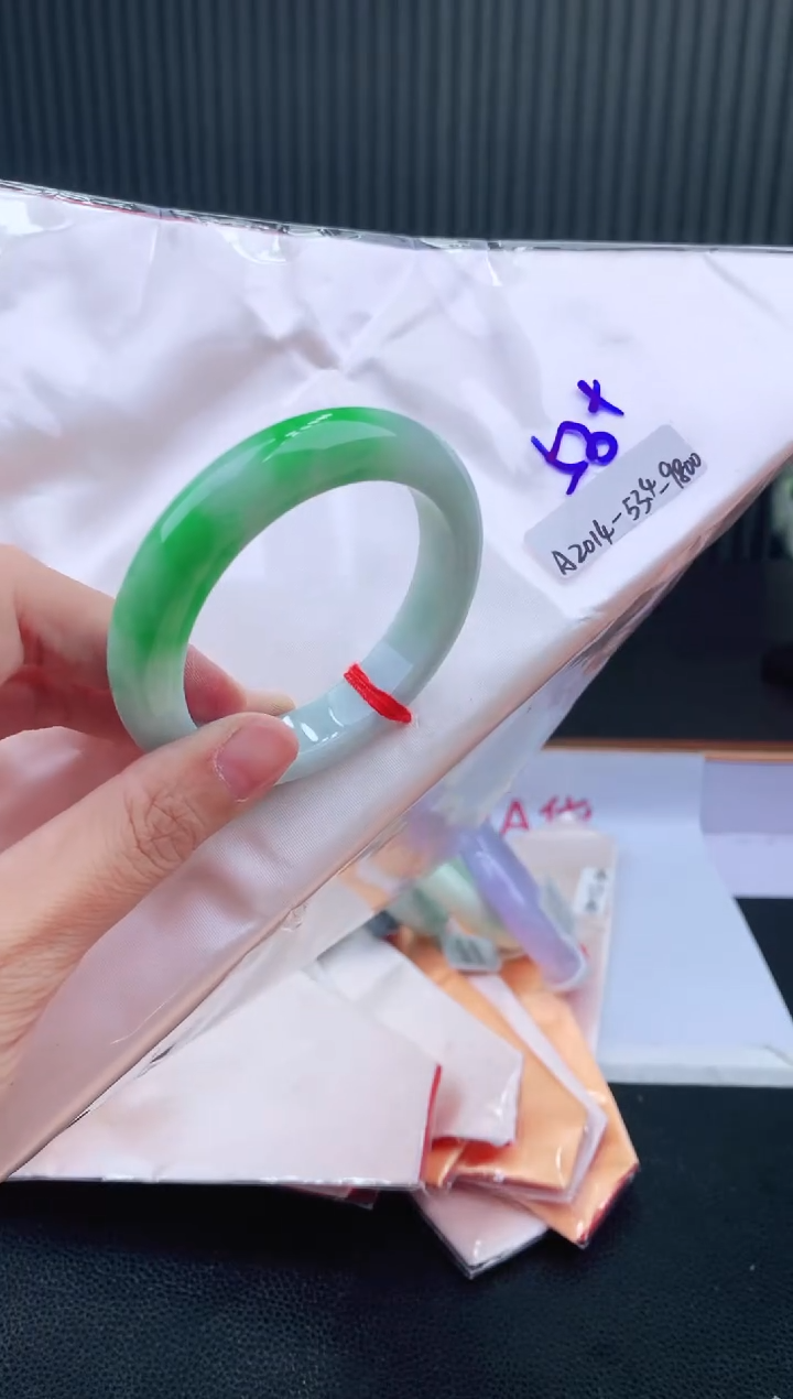 未镶嵌手镯翡翠53+