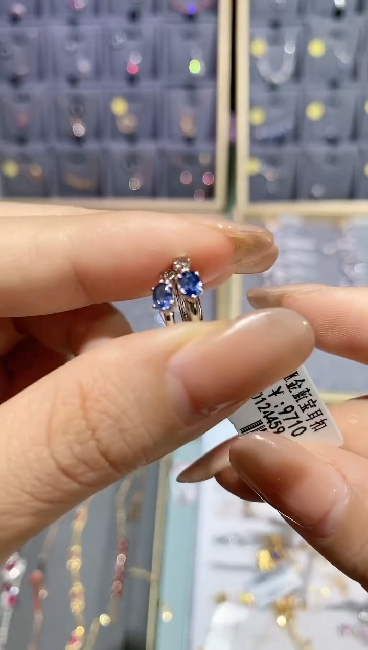 【闪购商品】蓝宝石耳扣18K金镶嵌耳扣