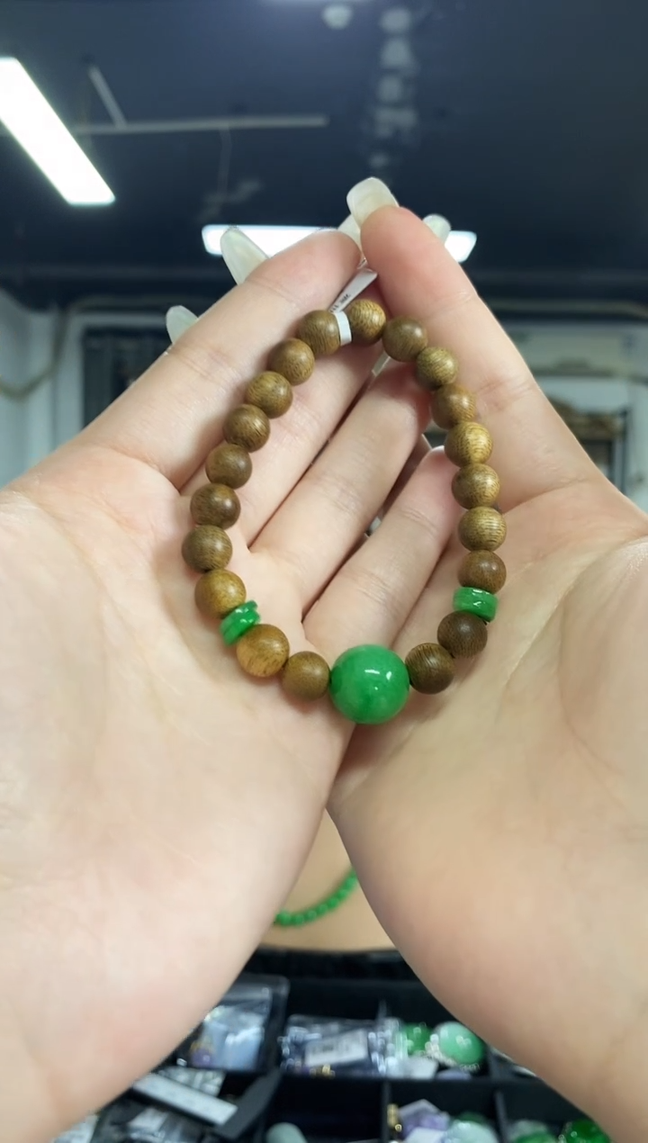 未镶嵌手链翡翠闪购链接    多样性发其一颜色微差
