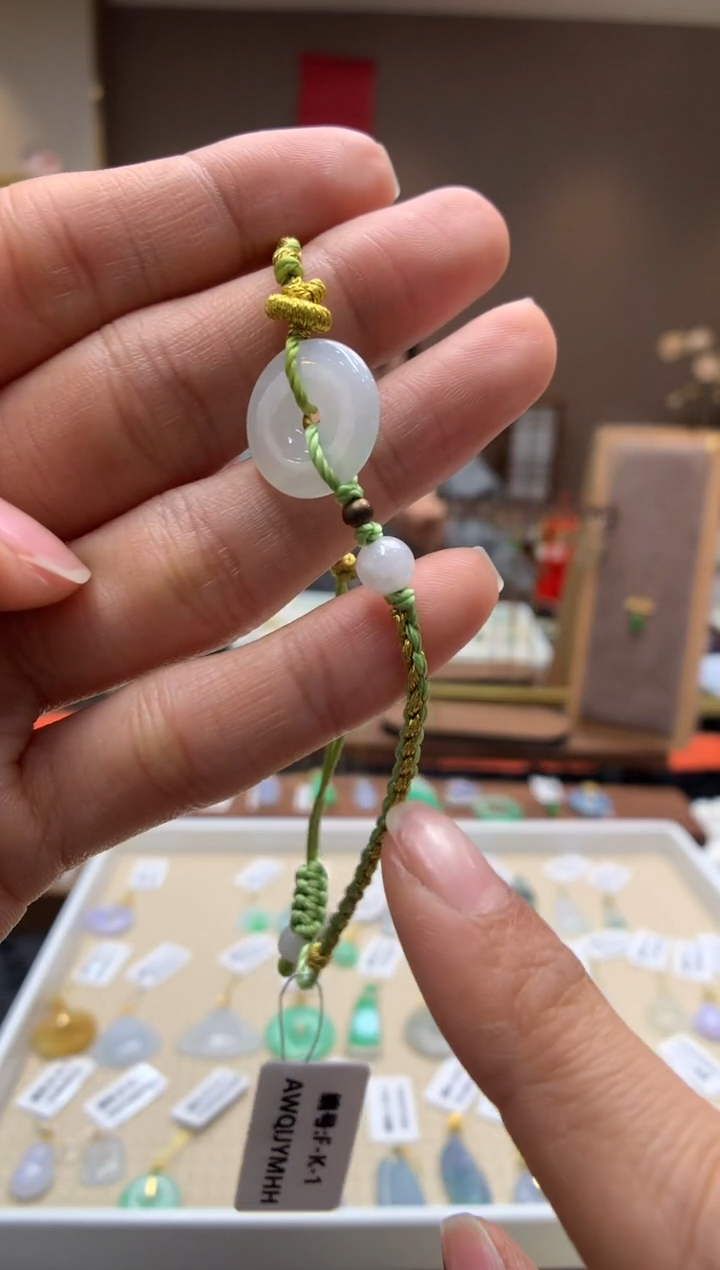 【闪购商品】翡翠颈饰未镶嵌手绳