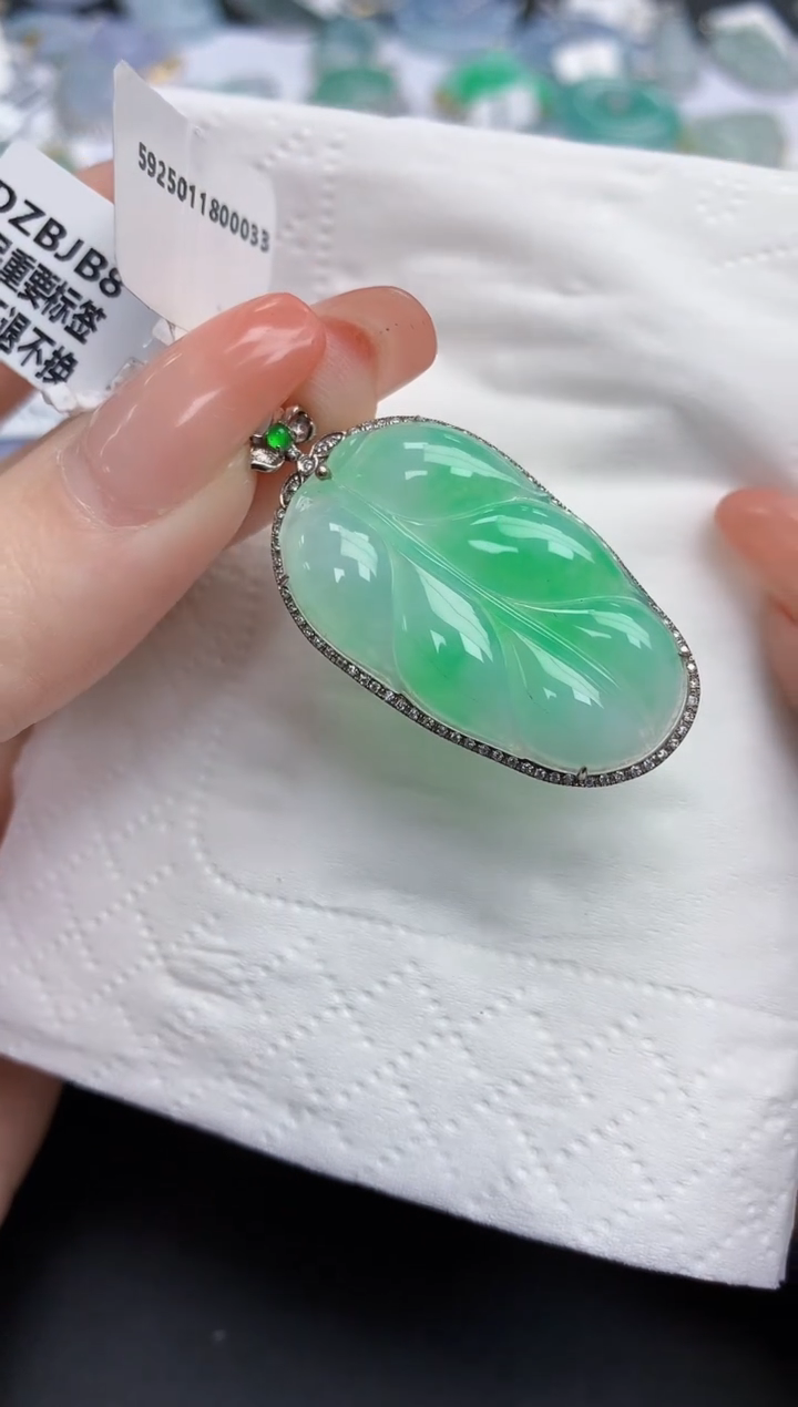 【闪购商品】翡翠颈饰18K金镶嵌天然缅甸翡翠A货