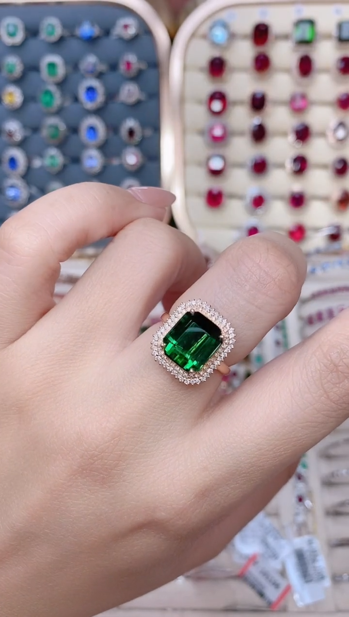 18K金镶嵌碧玺戒指碧玺7CT