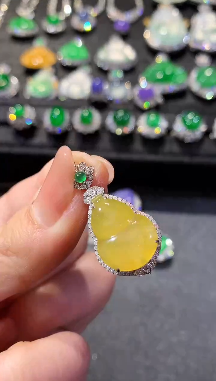 【闪购商品】翡翠吊坠(不含链)18K金镶嵌32-葫芦