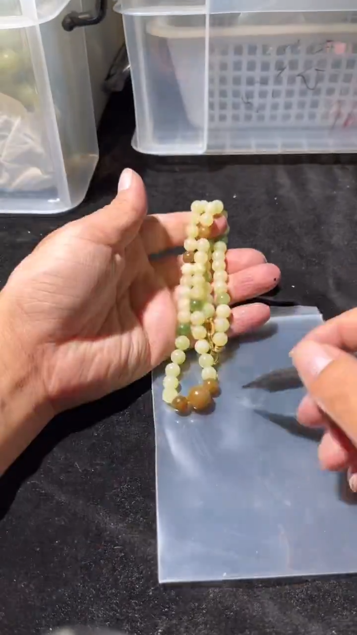 颈饰未镶嵌和田玉手串