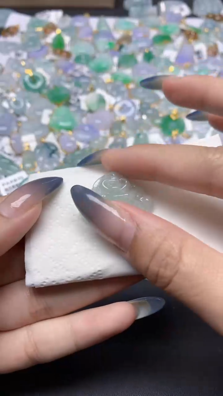 翡翠未镶嵌颈饰天然a货翡翠