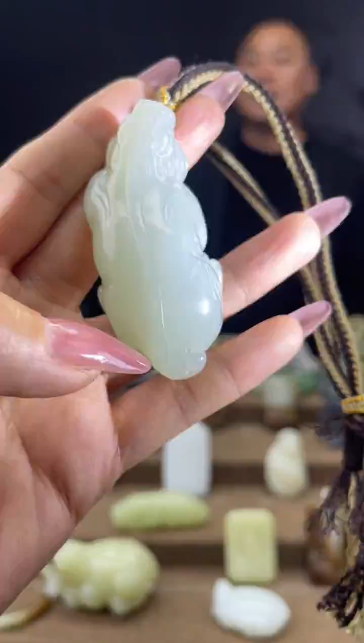 颈饰未镶嵌和田玉1