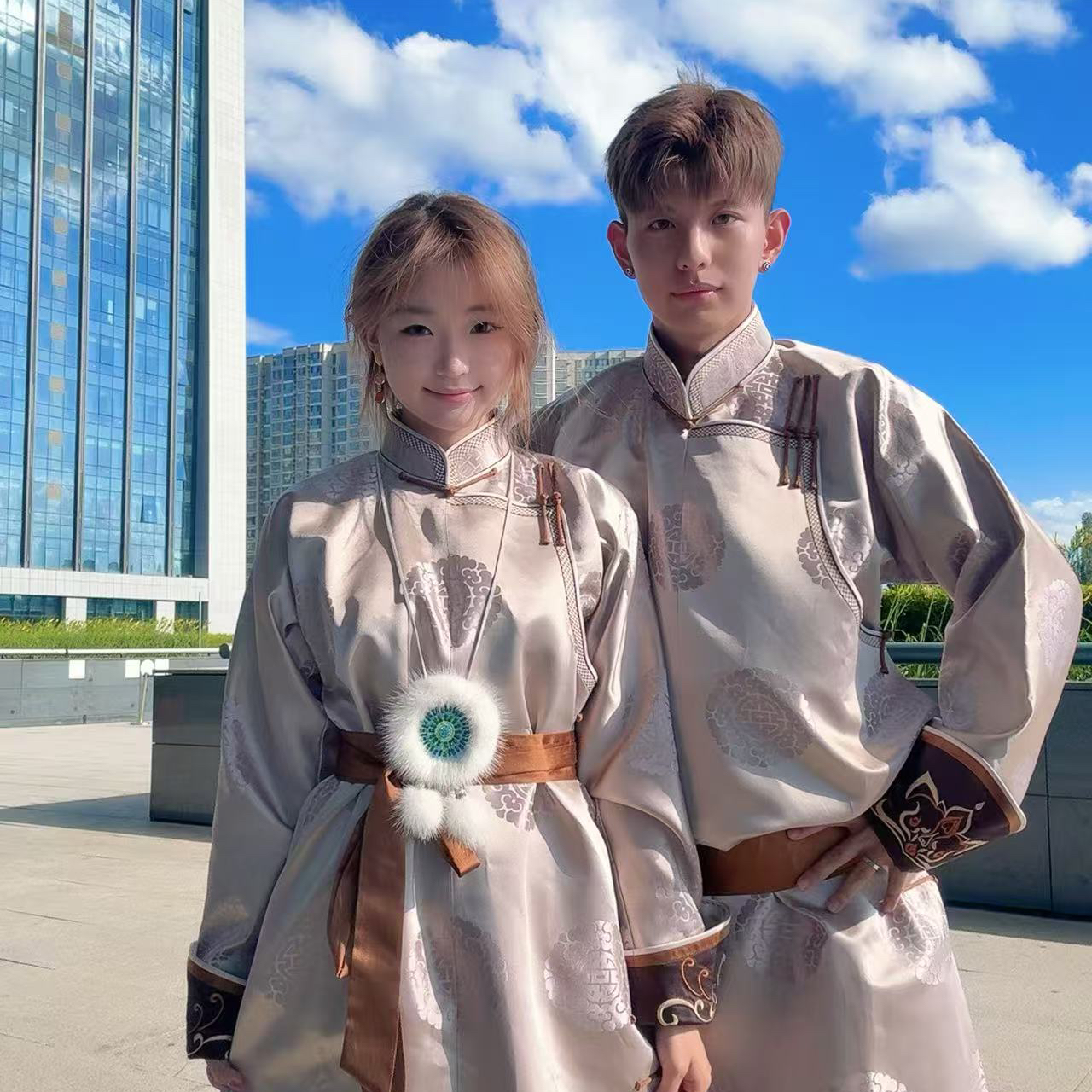 香槟色金丝绒女款时尚设计民族风长袖袍241025