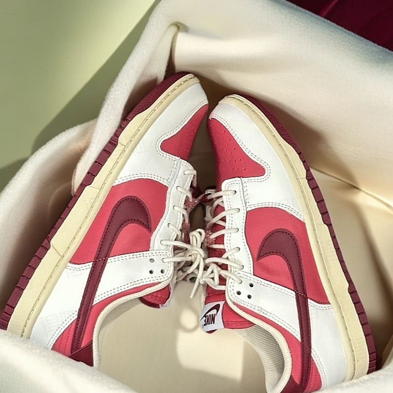 Nike Dunk Low "Valentine’s Day" 低帮 生活休闲鞋 女款 白红