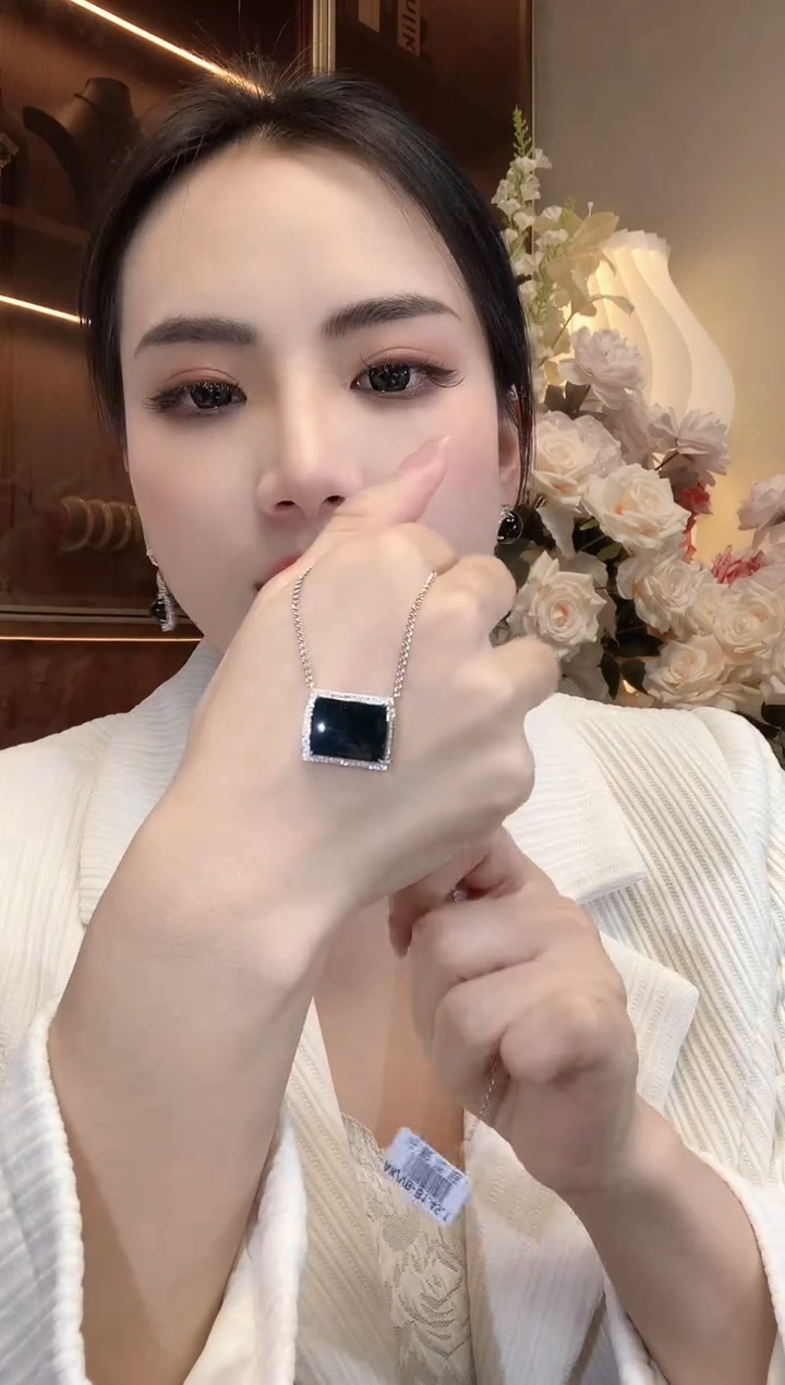【闪购商品】翡翠套链18K金镶嵌D33 多样性发货一件