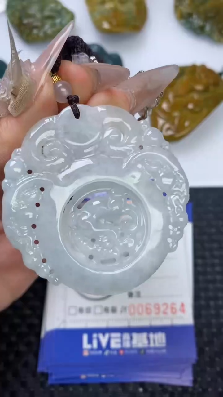 【闪购商品】翡翠颈饰未镶嵌1111111111111111