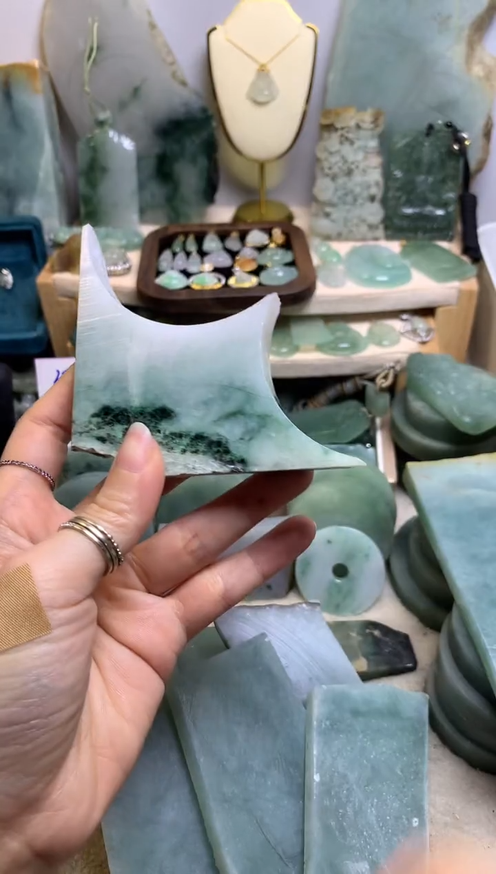 【闪购商品】翡翠挂件未镶嵌缅甸A货翡翠，没有运费险