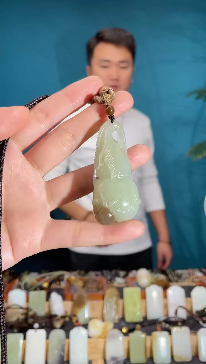 颈饰未镶嵌和田玉1