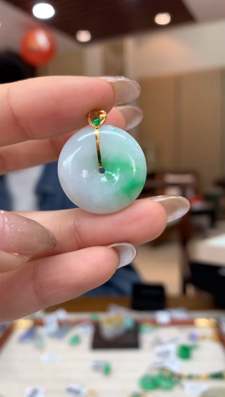 吊坠(不含链)18K金镶嵌翡翠平安扣
