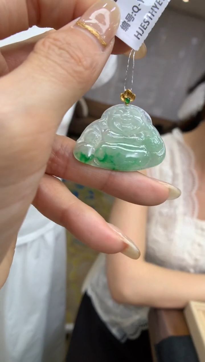 翡翠18K金镶嵌颈饰佛公