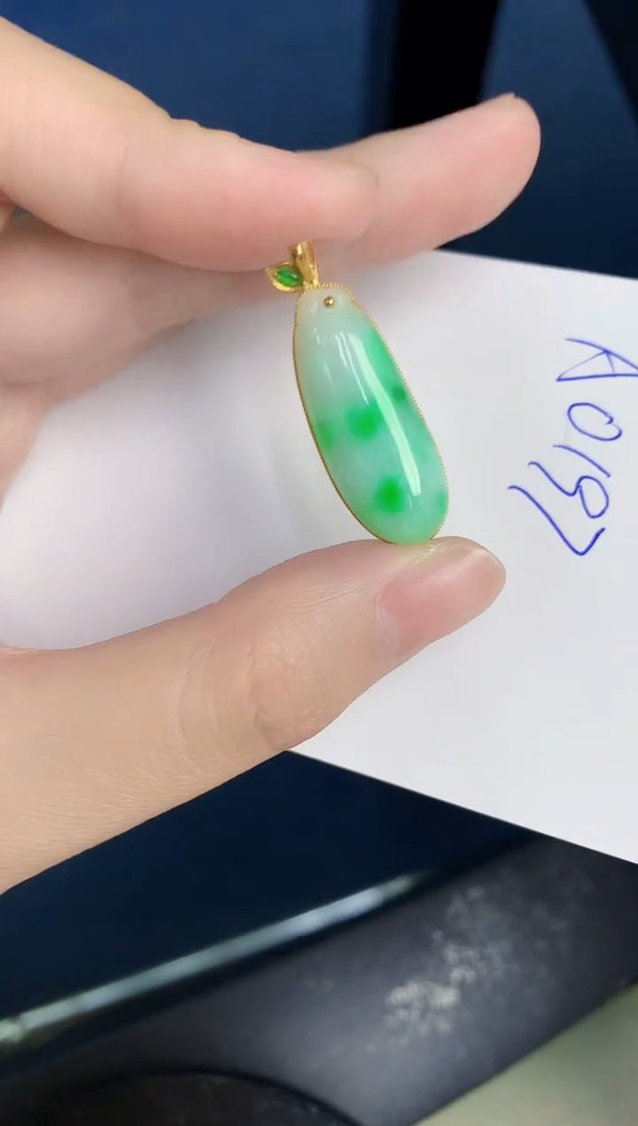 【闪购商品】翡翠颈饰18K金镶嵌0000000000