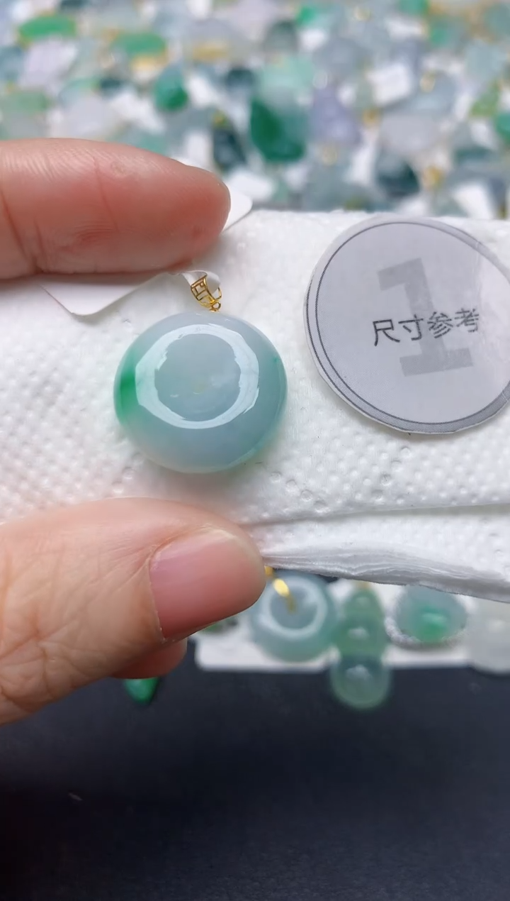 颈饰18K金镶嵌翡翠天然缅甸A货翡翠