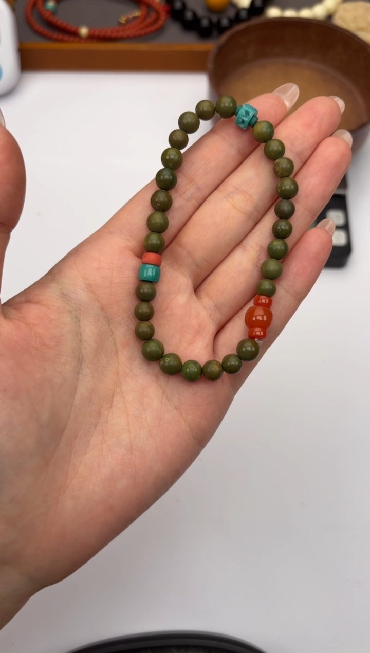 【闪购商品】绿松石手串未镶嵌松石手串