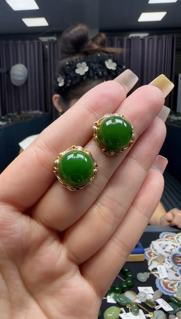 和田玉18K金镶嵌耳饰1