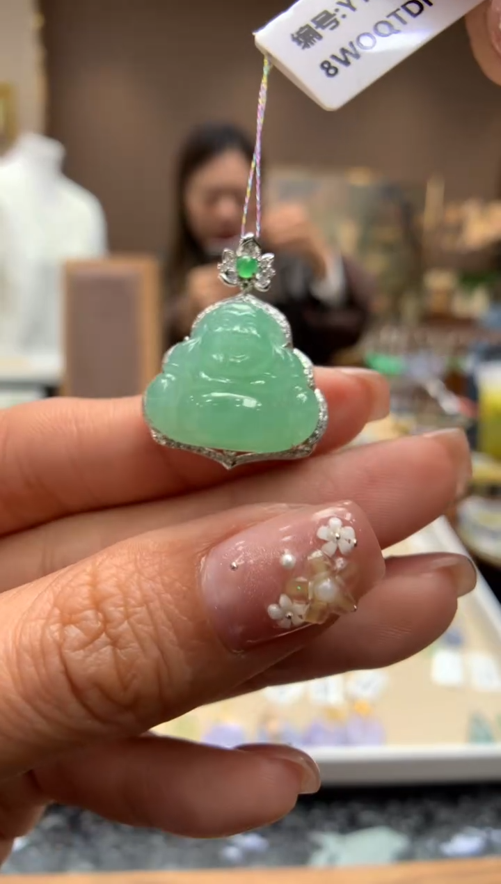 【闪购商品】翡翠颈饰18K金镶嵌佛