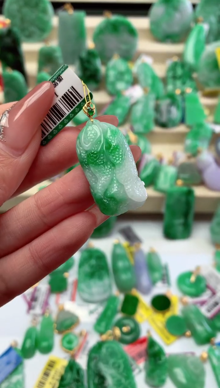 【闪购商品】翡翠吊坠(不含链)18K金镶嵌挂件