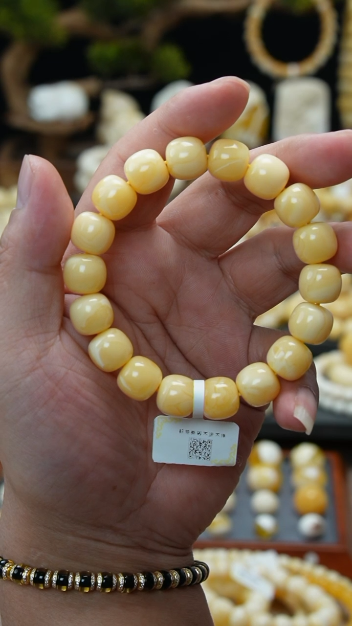 【闪购商品】琥珀裸石未镶嵌             