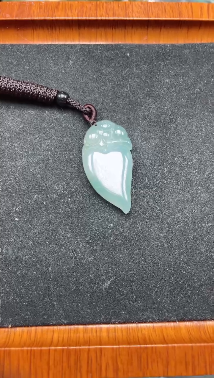 【闪购商品】翡翠颈饰未镶嵌瓜