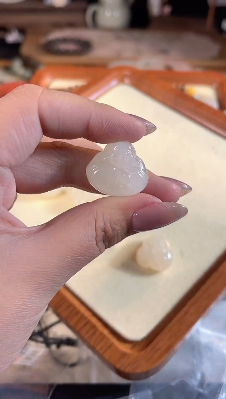【闪购商品】和田玉吊坠(不含链)银S925镶嵌多样性发货其一