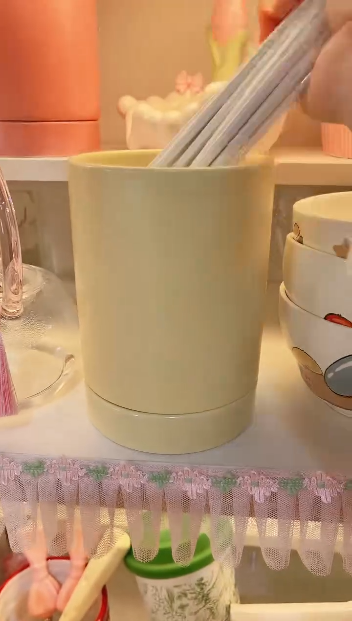 【闪购商品】摆件陶瓷筷子筒黄色品质好，发货快，放心拍