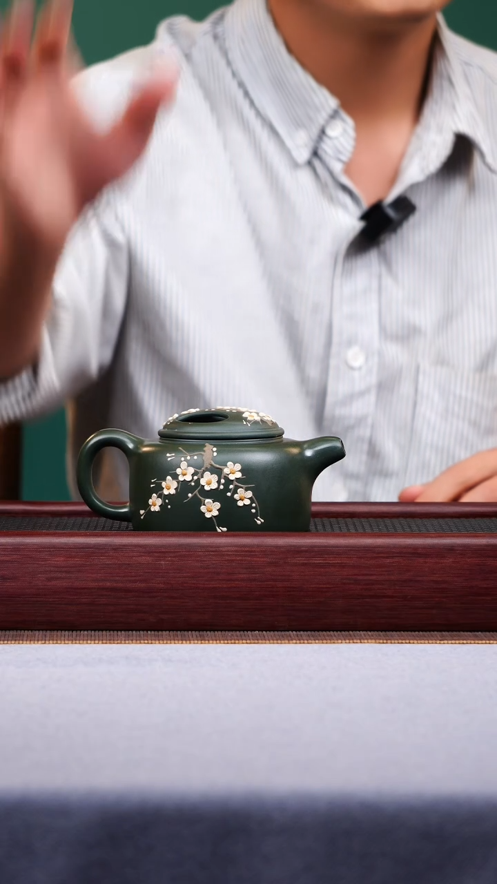 紫砂茶宠宜兴原矿紫砂作品  莲子