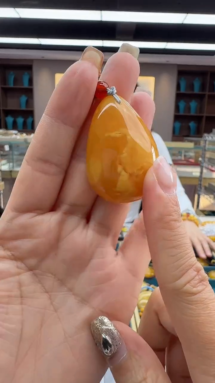 琥珀颈饰未镶嵌307秒拍号 假一罚三 