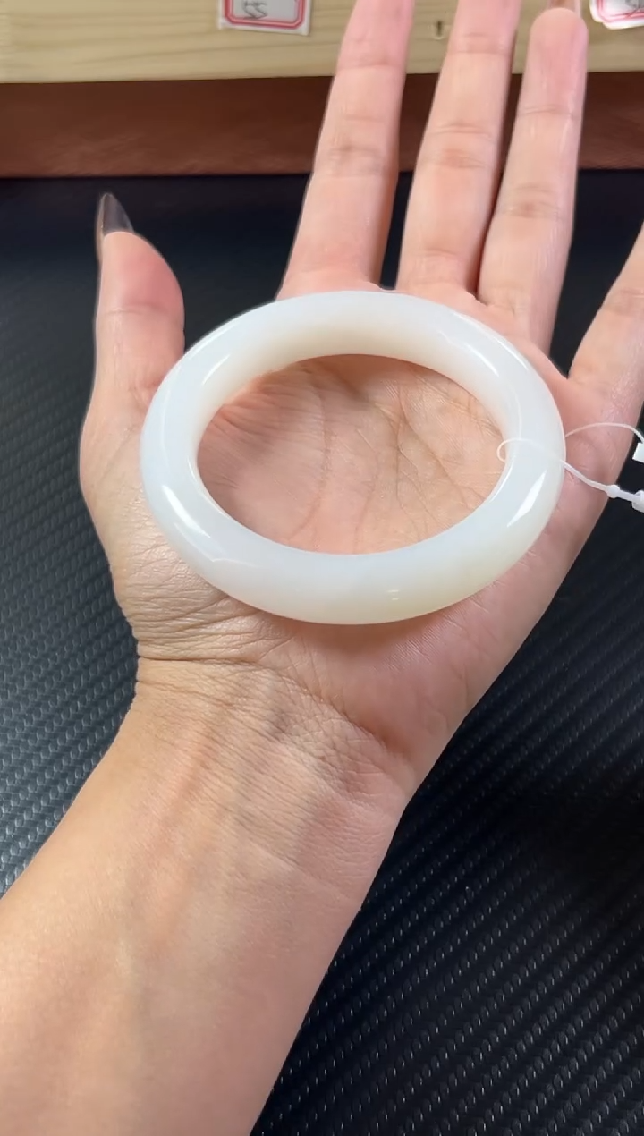 未镶嵌手镯和田玉和田黑山 微色差56+s