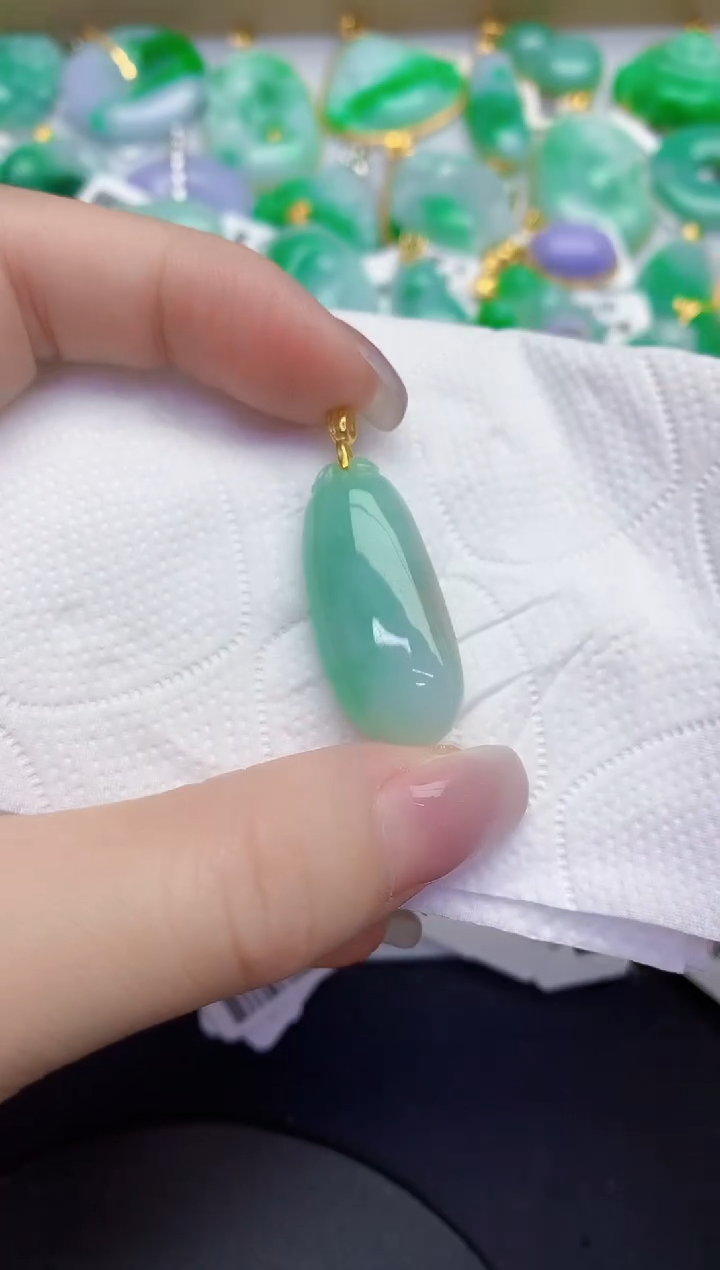 颈饰未镶嵌翡翠缅甸天然翡翠A货