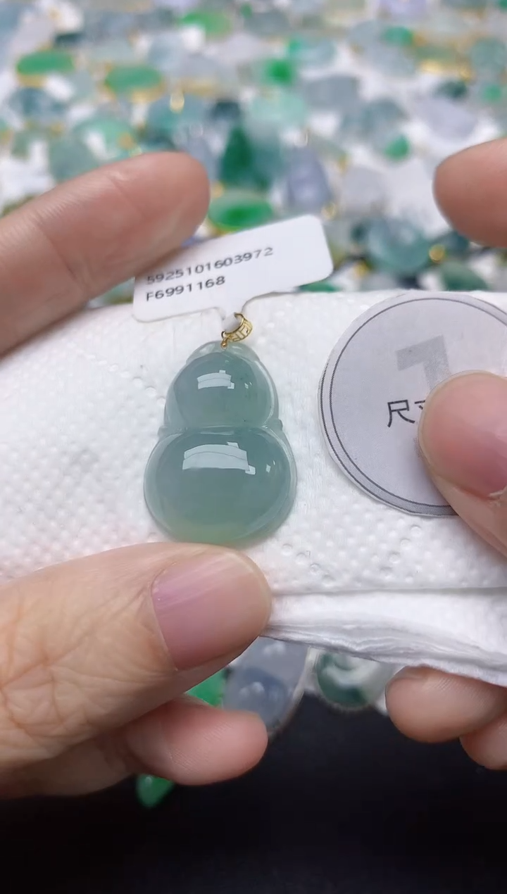 颈饰18K金镶嵌翡翠天然缅甸A货翡翠