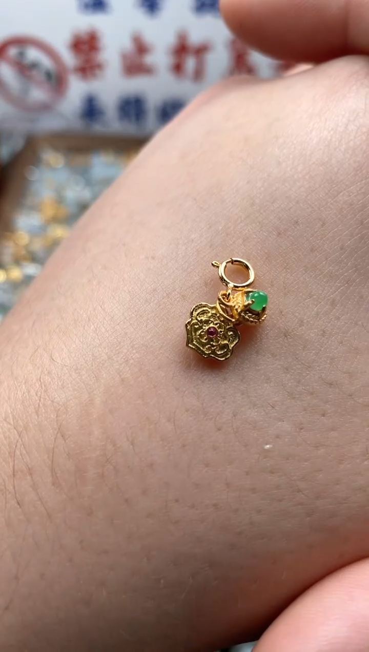 【闪购商品】翡翠颈饰未镶嵌哥哥