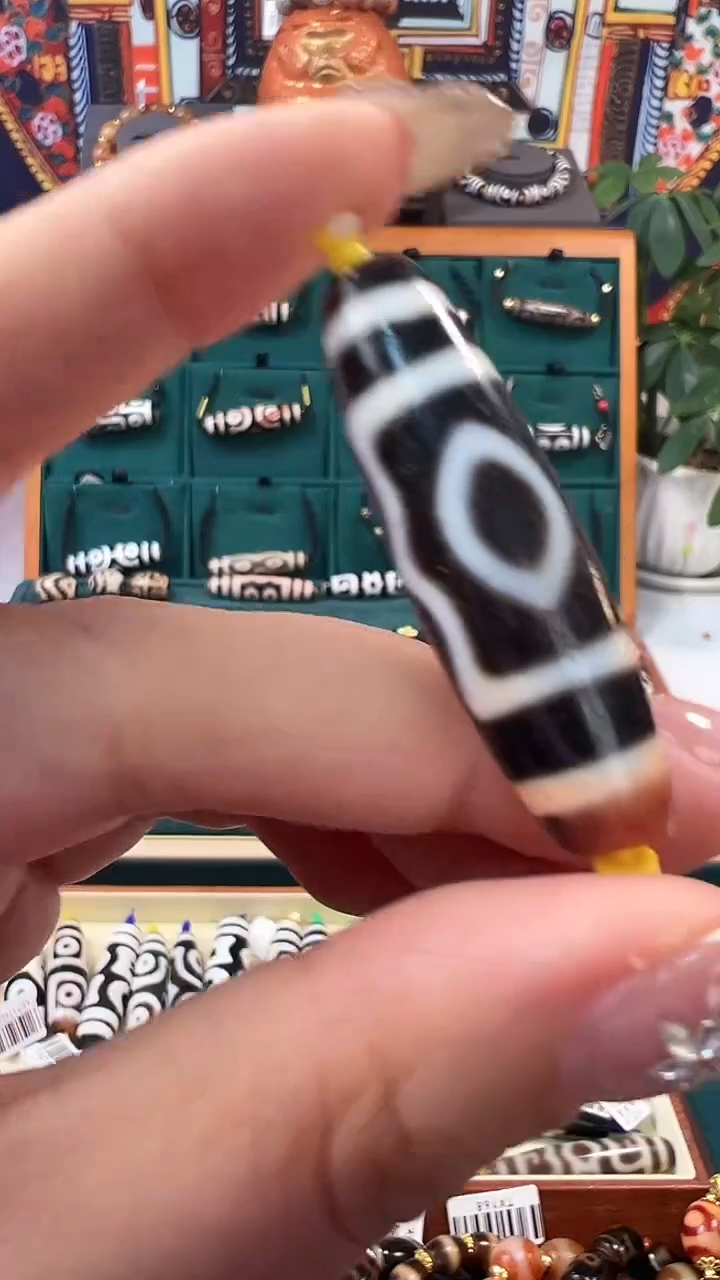玛瑙/玉髓（覆膜）颈饰未镶嵌45.（微瑕）
