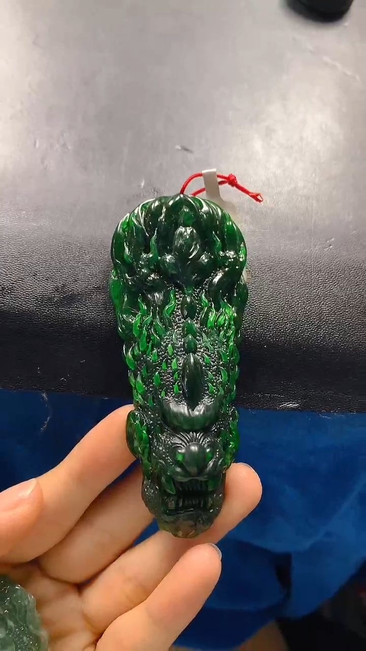 颈饰未镶嵌翡翠大*运天然缅甸a货翡翠