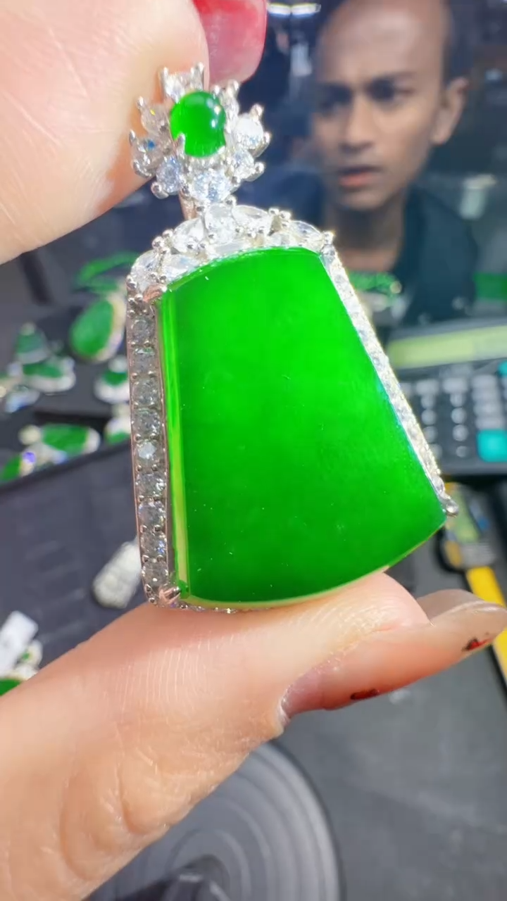 【闪购商品】定制翡翠未镶嵌无事牌1