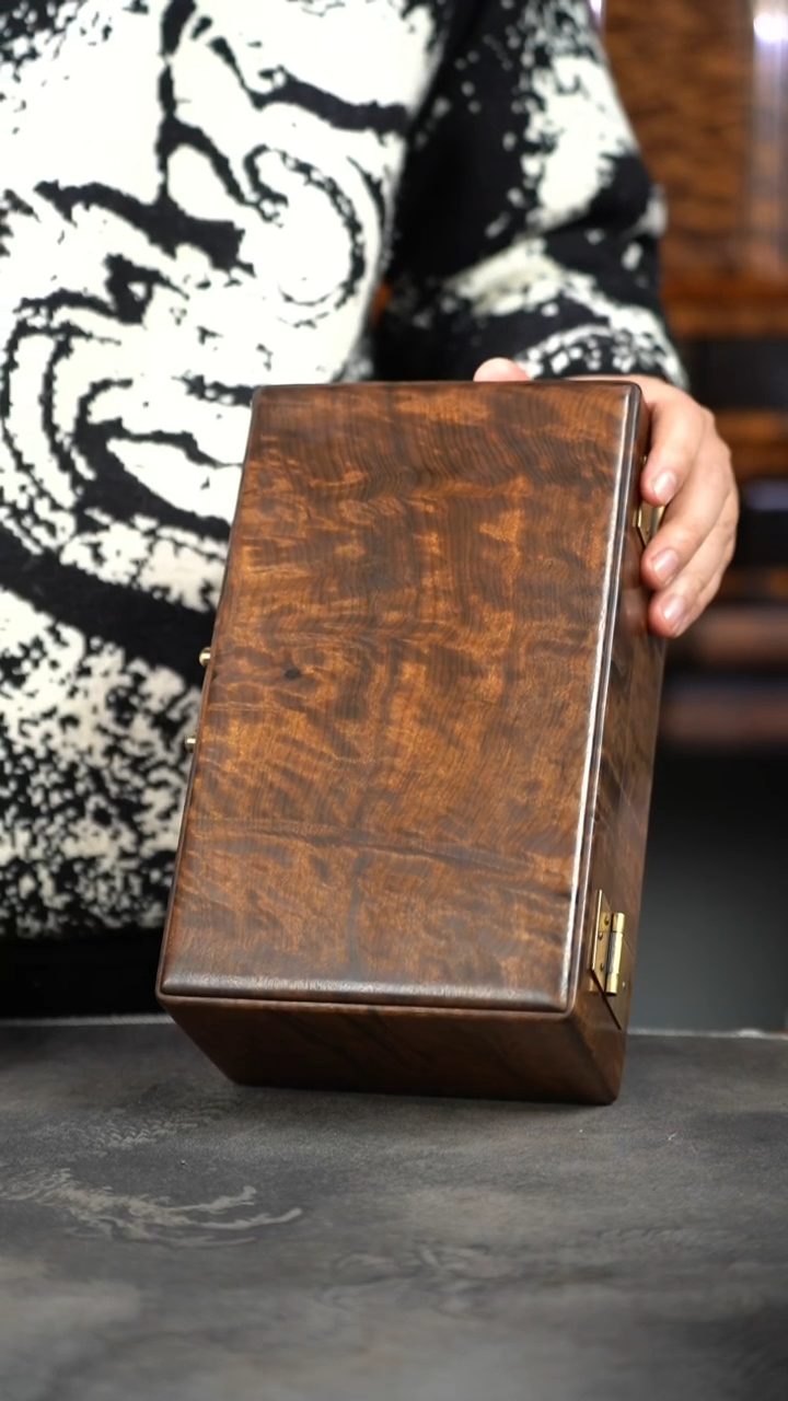 【闪购商品】金丝楠木雕654号阴沉水波龙胆精工一木一器首饰盒