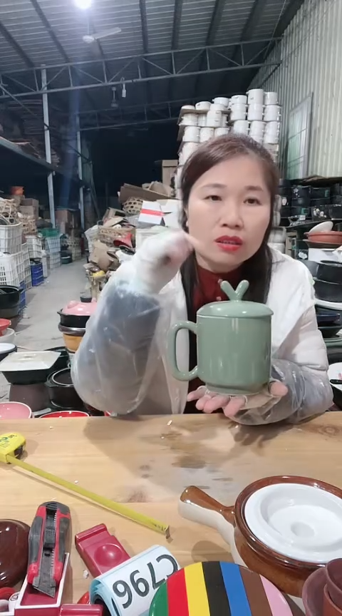 【闪购商品】瑕疵绿色水杯不能明火